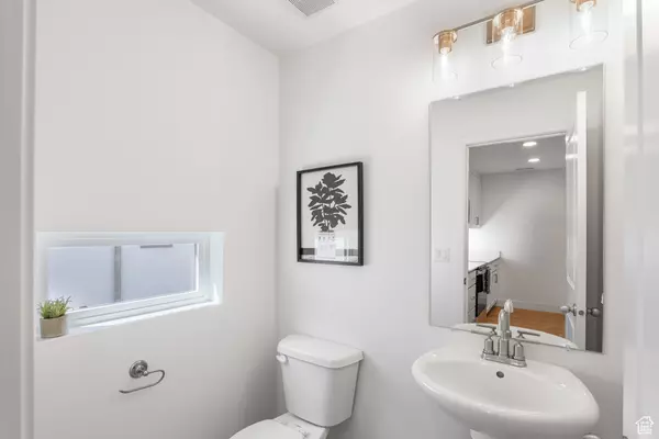 Salt Lake City, UT 84104,1590 S 900 W #1003