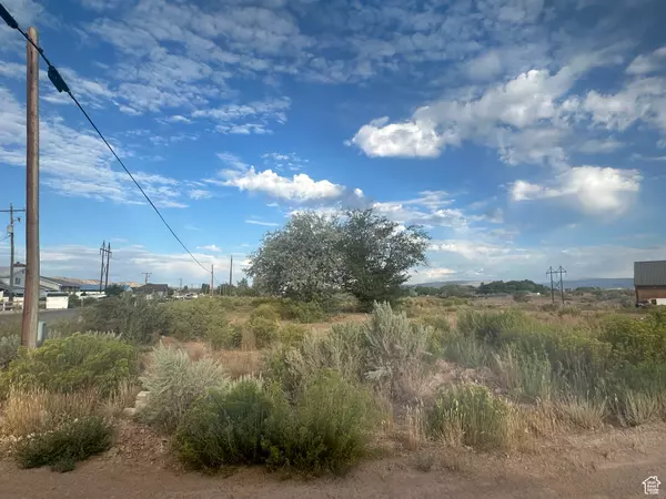 Vernal, UT 84078,3331 E 3500 S #4