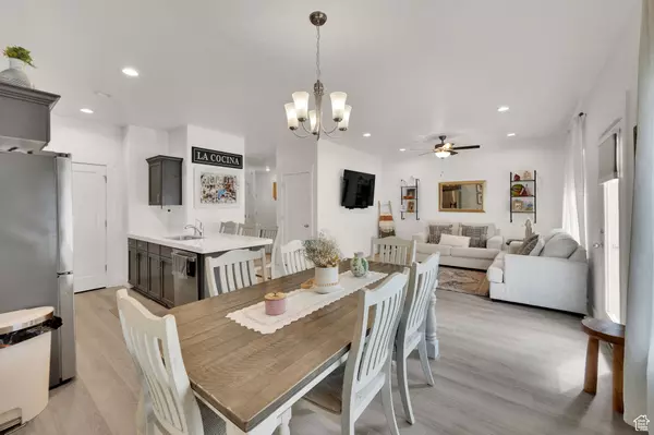 Eagle Mountain, UT 84005,7233 N HIDDEN LOOP RD