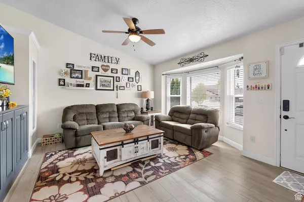 South Jordan, UT 84009,4246 W ASCOT DOWNS DR