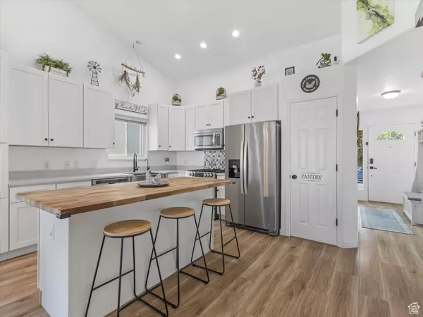 West Jordan, UT 84081,6622 W BROOK MAPLE WAY