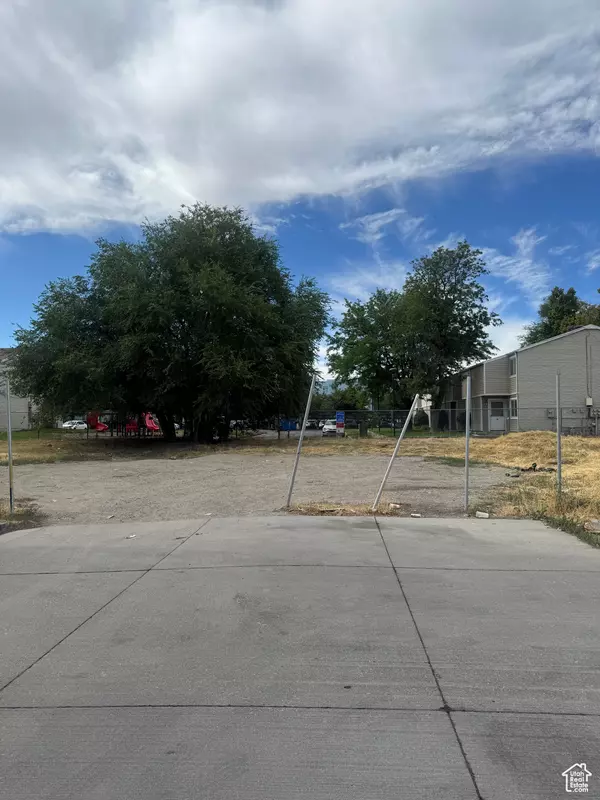 Salt Lake City, UT 84116,261 N REDWOOD RD W #1