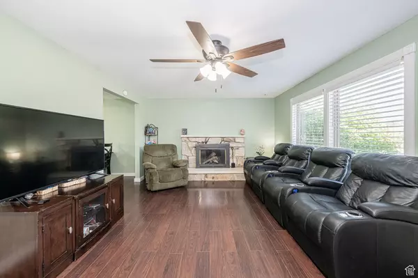 Clearfield, UT 84015,777 W 300 N