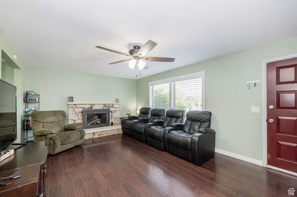 Clearfield, UT 84015,777 W 300 N