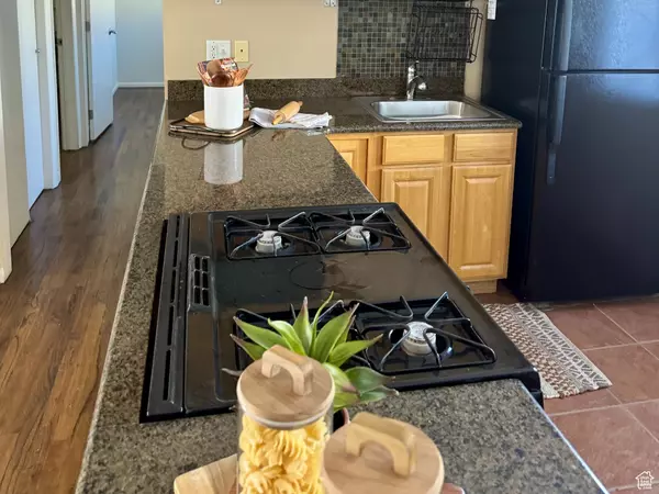 Salt Lake City, UT 84103,650 N 300 W #137