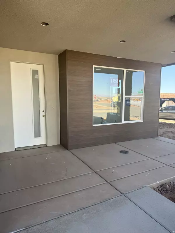 Washington, UT 84780,5318 S SHOREBREAK DR