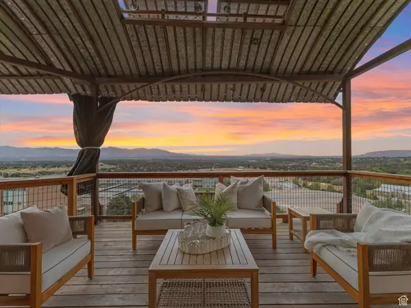 9072 S GREENHILLS DR E, Cottonwood Heights, UT 84093