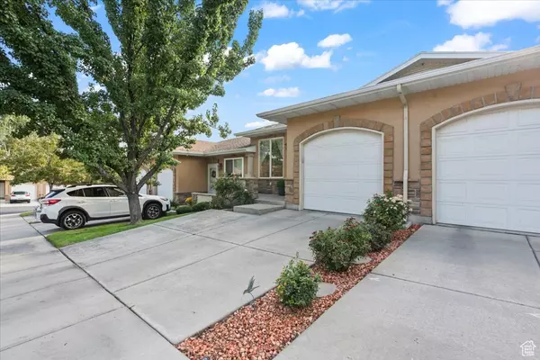 Sandy, UT 84070,9598 S HIDDEN POINT DR