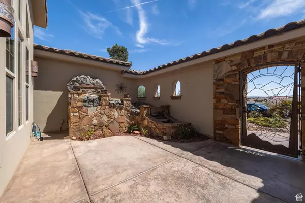 Hurricane, UT 84737,4352 W 2440 S