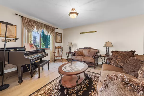 Salem, UT 84653,6 N SHADY LN E