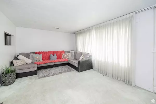 Washington Terrace, UT 84405,5033 S 150 E