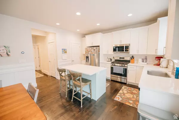 North Salt Lake, UT 84010,246 N GLENWOOD WAY E