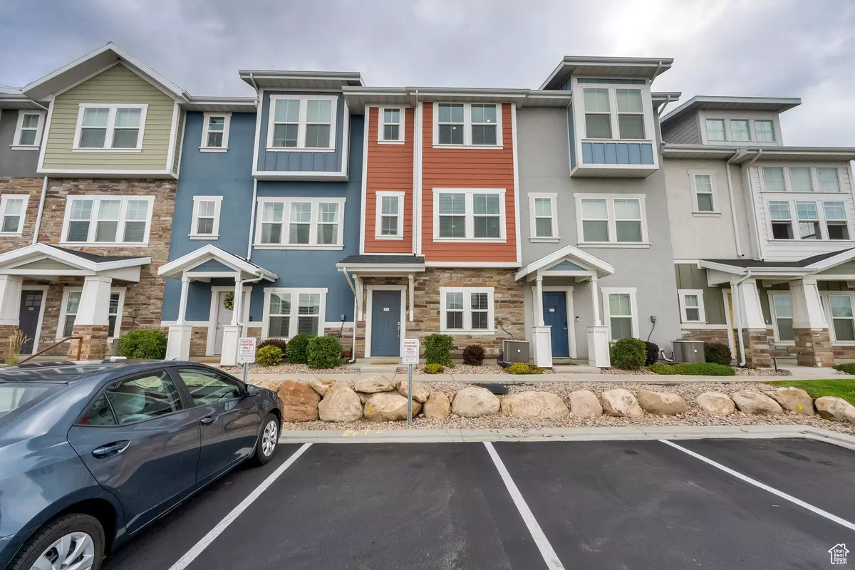 Vineyard, UT 84059,303 N 725 E