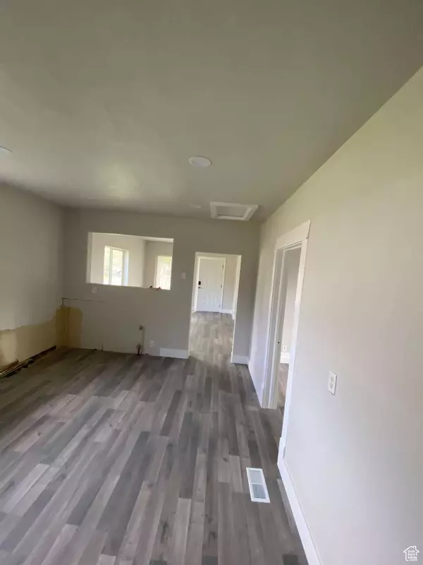 West Valley City, UT 84119,1670 W CRYSTAL AVE