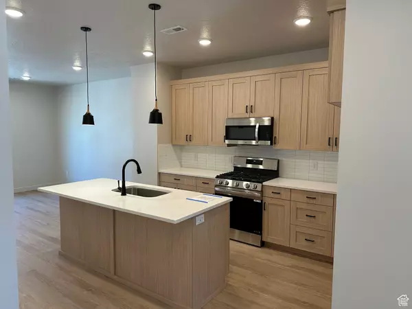 North Salt Lake, UT 84054,1160 N CLIFTON DR #114