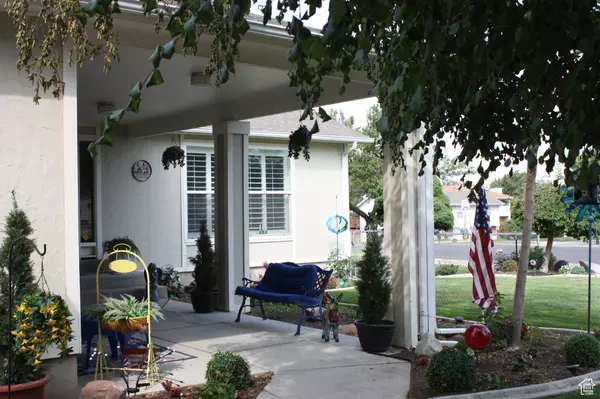 Sandy, UT 84094,9144 S PEACH BLOSSOM DR