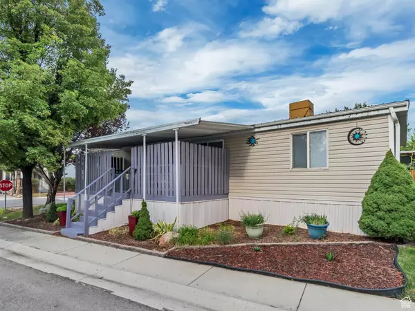 244 E CRESCENT PKWY S #206, Sandy, UT 84070