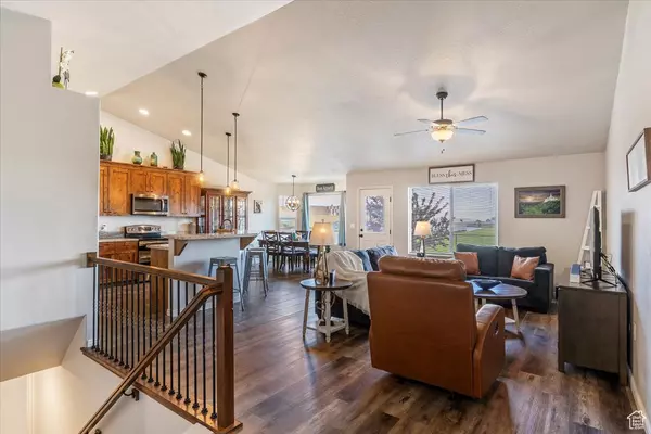 Layton, UT 84041,306 S SUNBURST DR