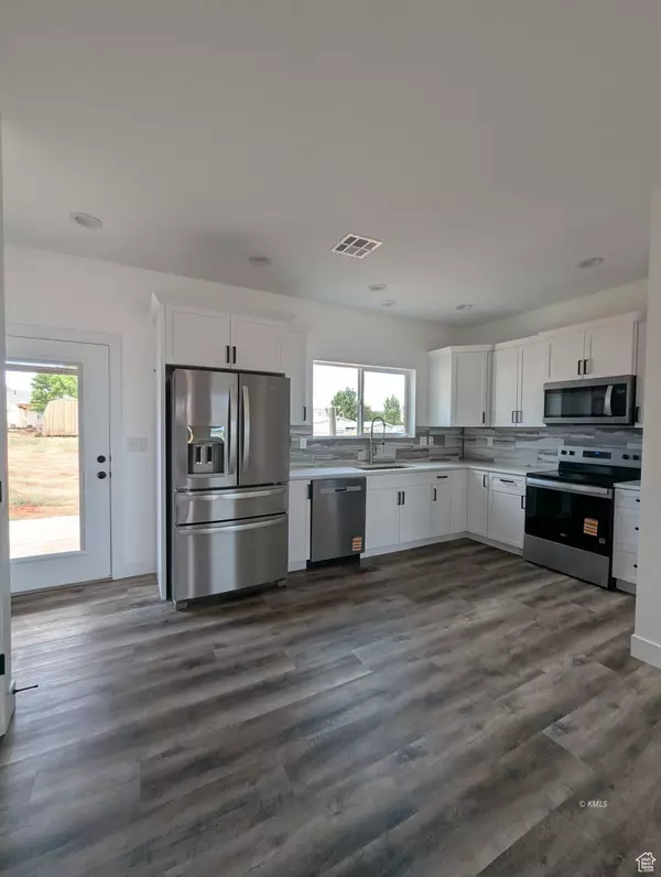 Kanab, UT 84741,859 W CHAMBERLAIN DR