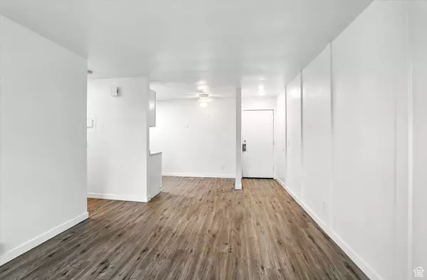 Salt Lake City, UT 84111,330 E 700 S #L306