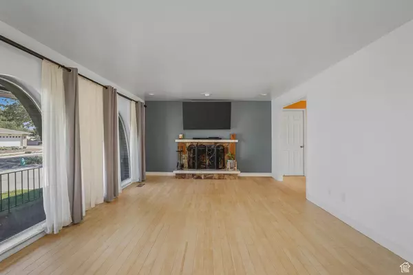 Taylorsville, UT 84123,1305 W PINEWOOD DR