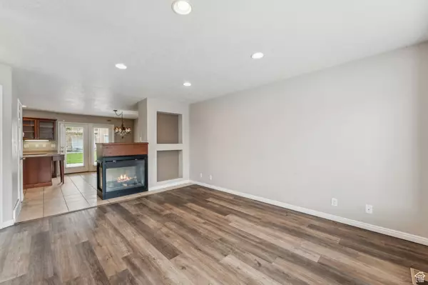 Sandy, UT 84070,9459 S FAIRWAY DR