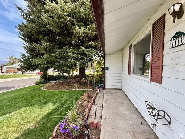 Kearns, UT 84118,4411 W 5655 S