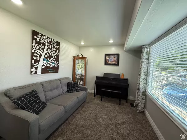 Kearns, UT 84118,4923 W SILVERTIP DR