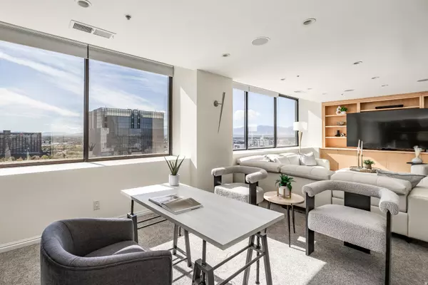 Salt Lake City, UT 84101,44 W 300 S #1207S