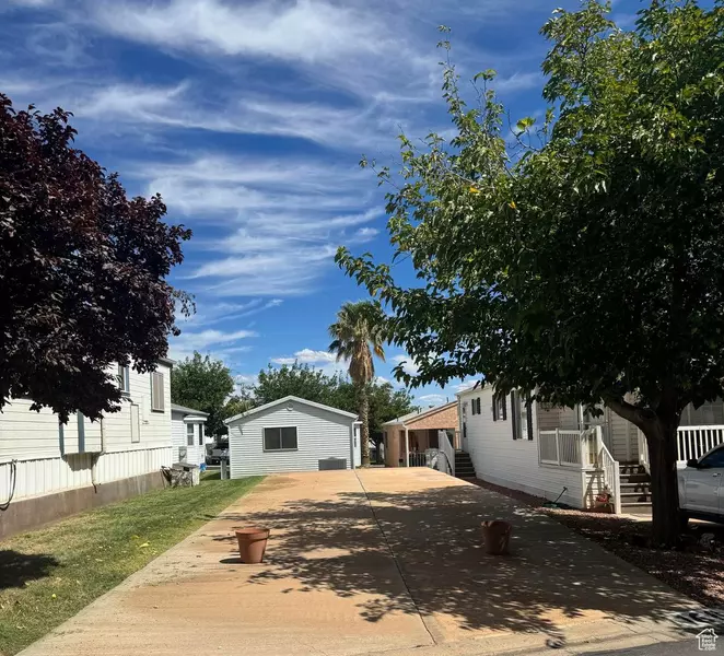 1150 W RED HILLS PKWY #168, Washington, UT 84780