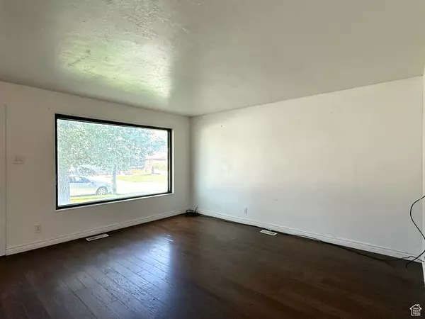 Magna, UT 84044,3389 S HELEN DR