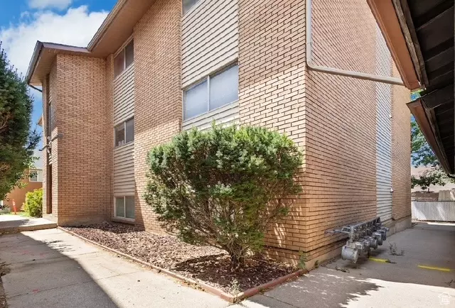 Roy, UT 84067,5545 S 2100 W #20