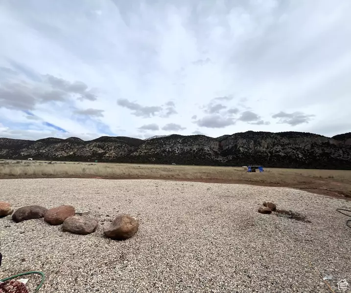 1913 S BADGER WAY, New Harmony, UT 84757