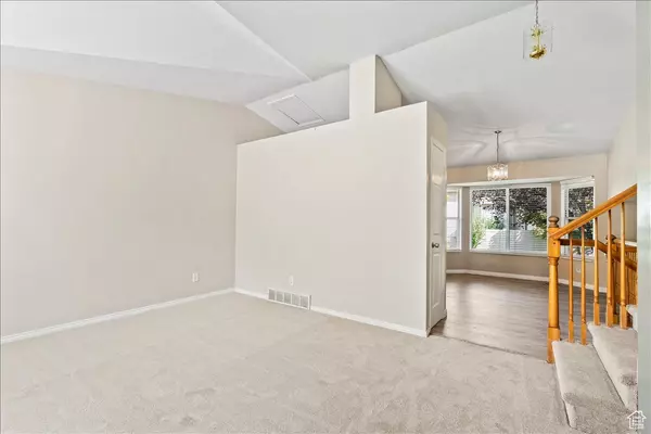 Sandy, UT 84094,10621 S CARRINGTON ST E