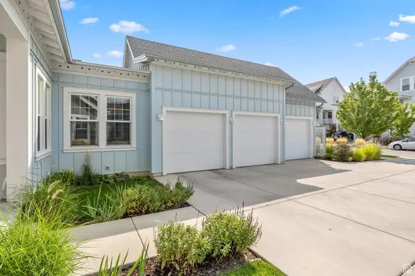 South Jordan, UT 84009,10703 S BEACH COMBER WAY W