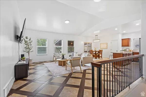 Salt Lake City, UT 84128,6104 W PEACH RIDGE WAY