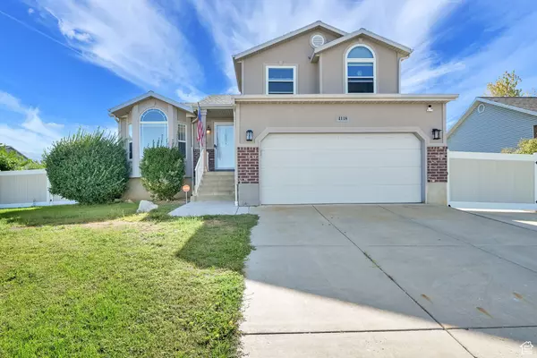 4118 WESTLAKE DR, Roy, UT 84067