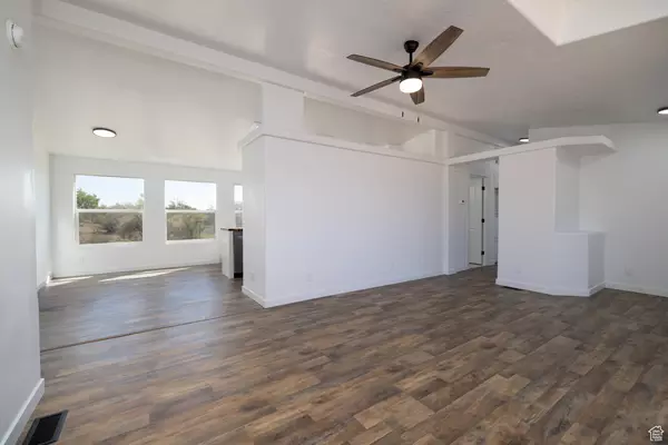 Lapoint, UT 84039,7272 N 9750 E