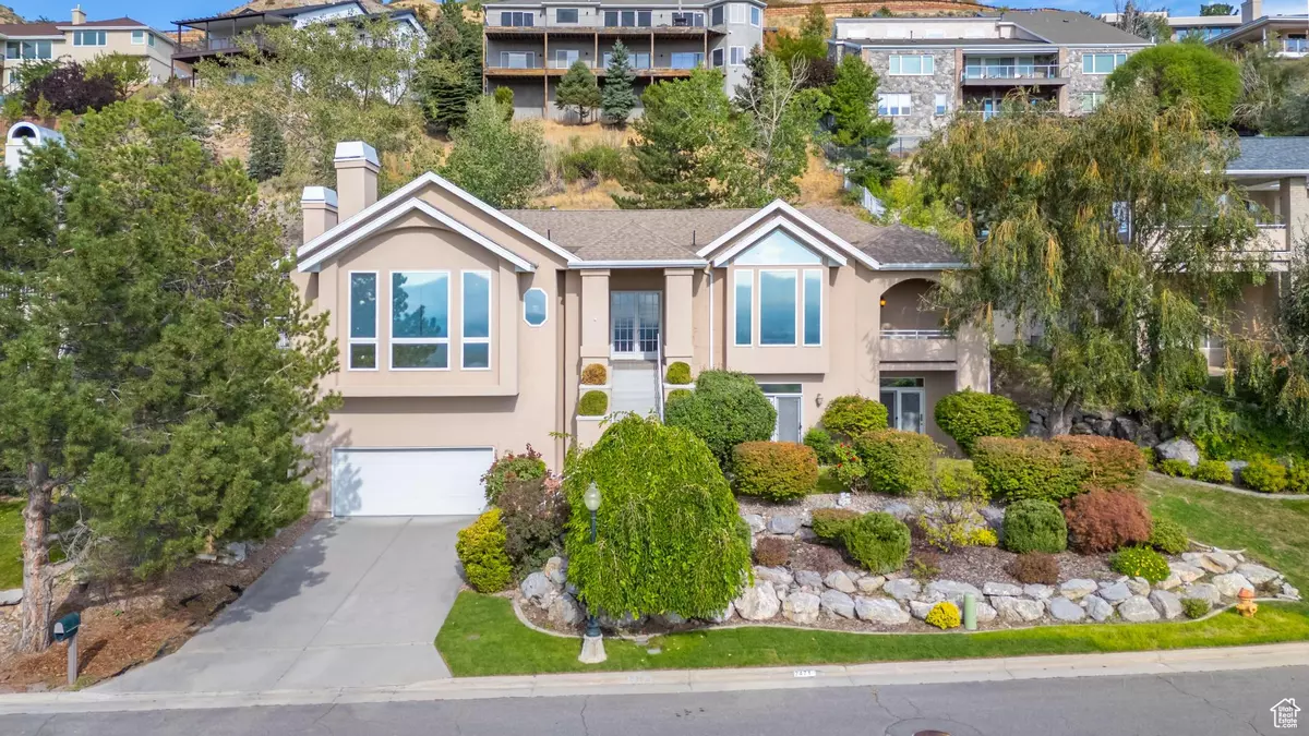 Salt Lake City, UT 84109,2471 S SCENIC DR E