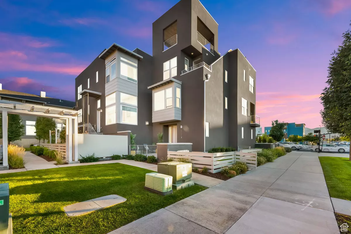 South Jordan, UT 84009,5069 W DAYBREAK PKWY S