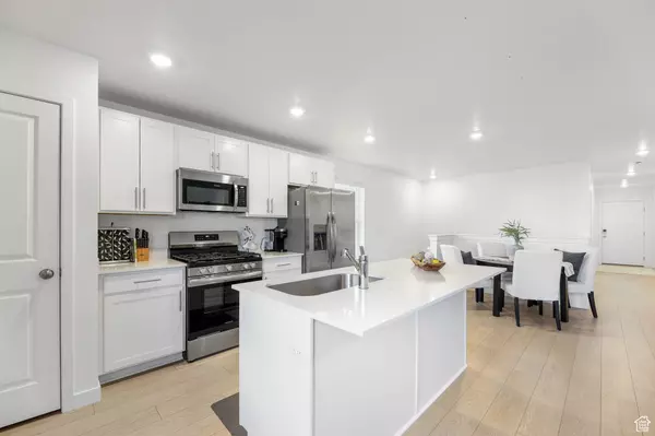 Eagle Mountain, UT 84005,3452 N FLICKER DR E