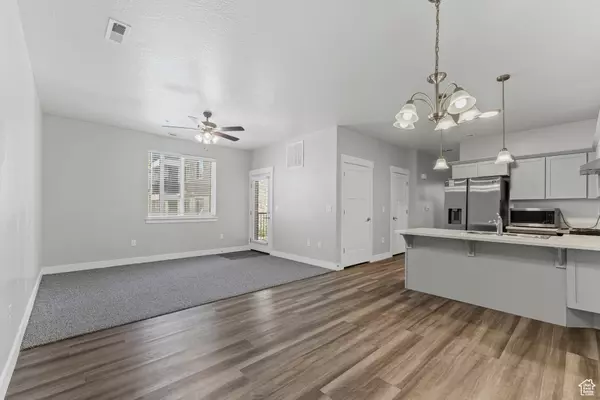 Lehi, UT 84048,1936 N 3410 W #101