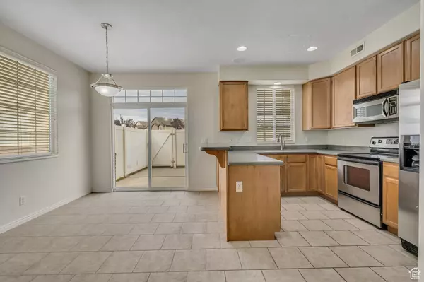 North Salt Lake, UT 84054,273 BIRMINGHAM LN