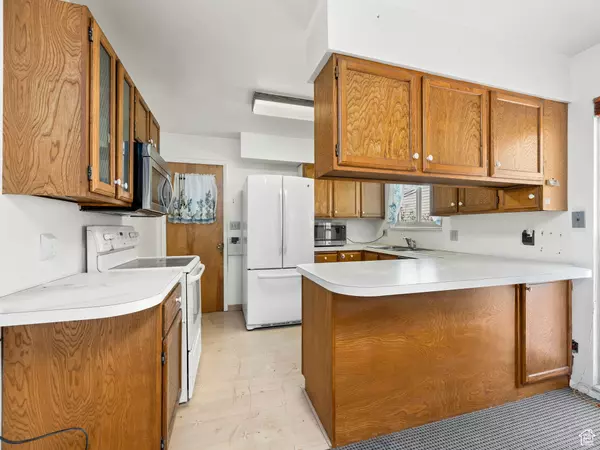 North Ogden, UT 84414,918 E 2850 N