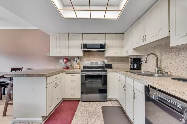 West Jordan, UT 84084,1601 W SUNRISE PL N