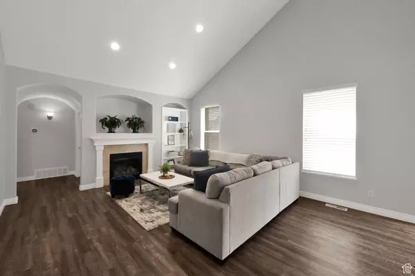 Lehi, UT 84043,2831 FOX HUNTERS LOOP