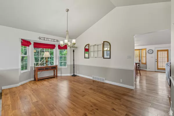 Sandy, UT 84092,10763 S 2000 E