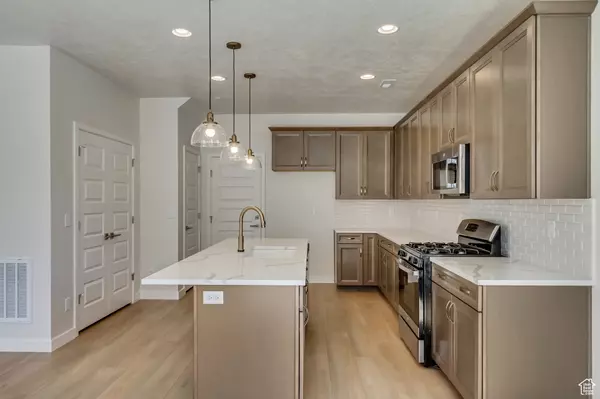 West Jordan, UT 84081,6750 S QUARTER DR #263