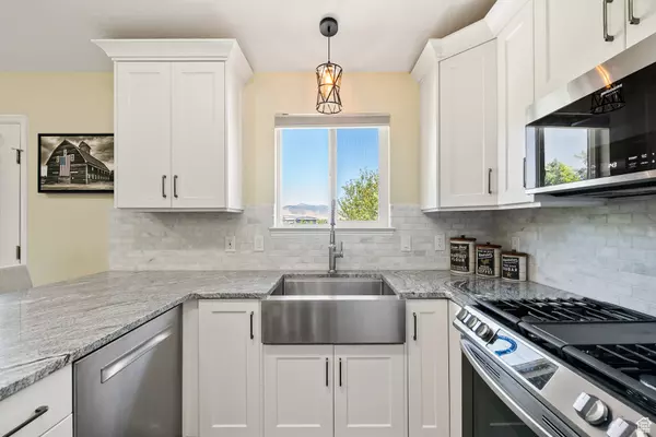 Herriman, UT 84096,14242 S CROWN ROSE DR