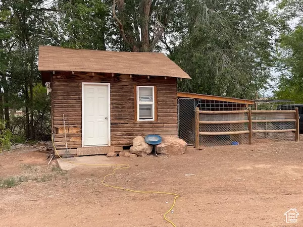 Roosevelt, UT 84066,1519 E 3000 N